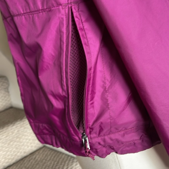 Columbia Sz M Berry Colored Rain jacket/Windbreaker - Picture 9 of 16